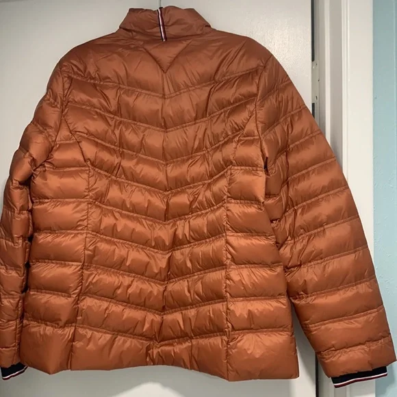NWOT Tommy Hilfiger puffer coat - Picture 13 of 16